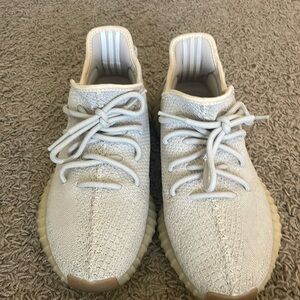 Adidas Yeezy Boost 350 V2 Size 9.5